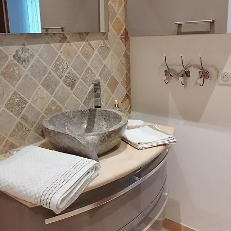 Le Petit Caboulot En Pleine Nature