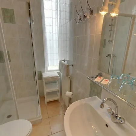 Le Petit Caboulot En Pleine Nature 2*