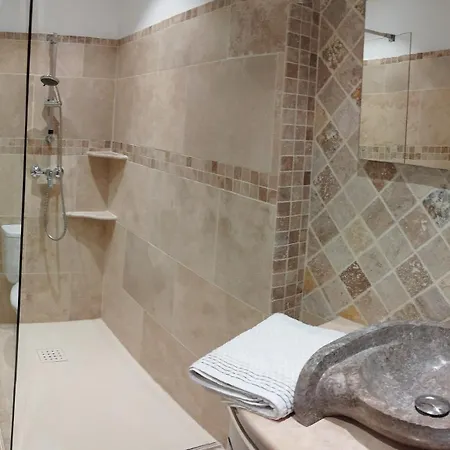 Le Petit Caboulot En Pleine Nature Hotel 2*