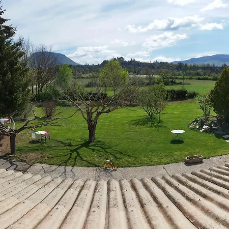 Hotel Le Petit Caboulot En Pleine Nature 2*