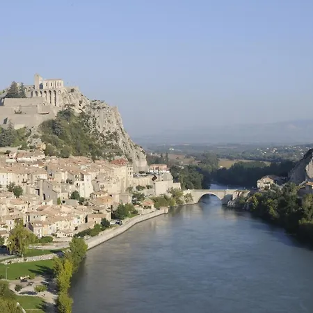 Le Petit Caboulot En Pleine Nature Hotel